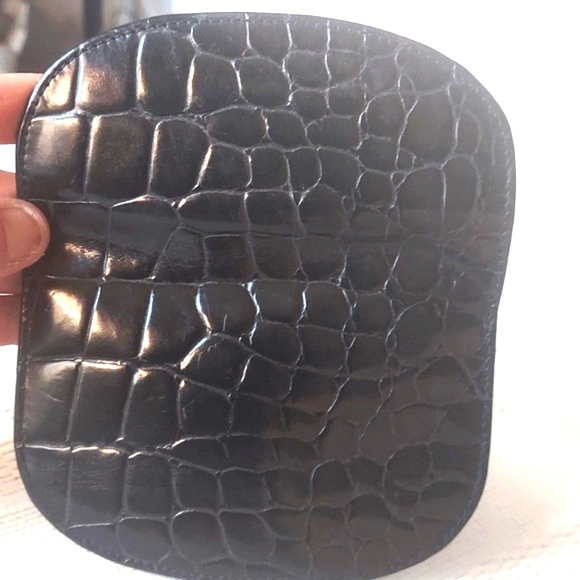 Talbots Black Croco Embossed Zip change purse - Picture 9 of 9